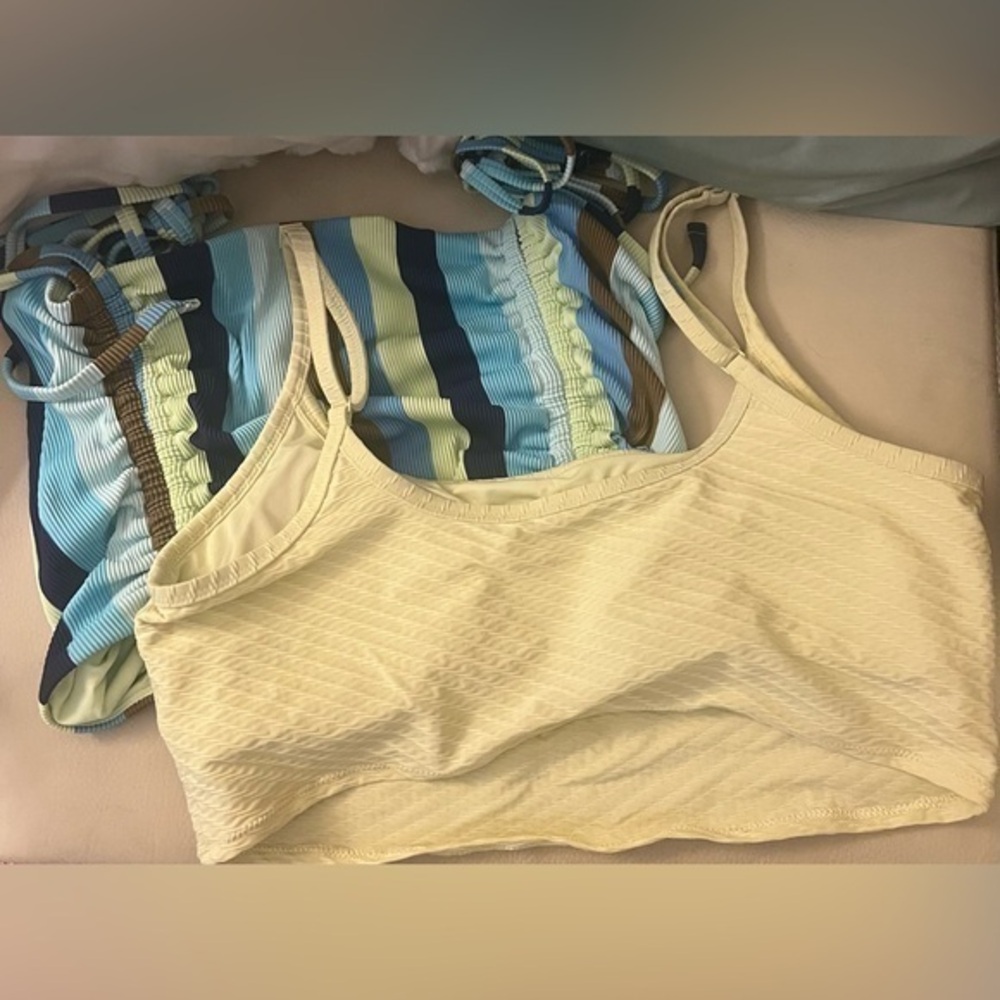 NWT/NWOT (2) Aerie Bikini Tops - L
